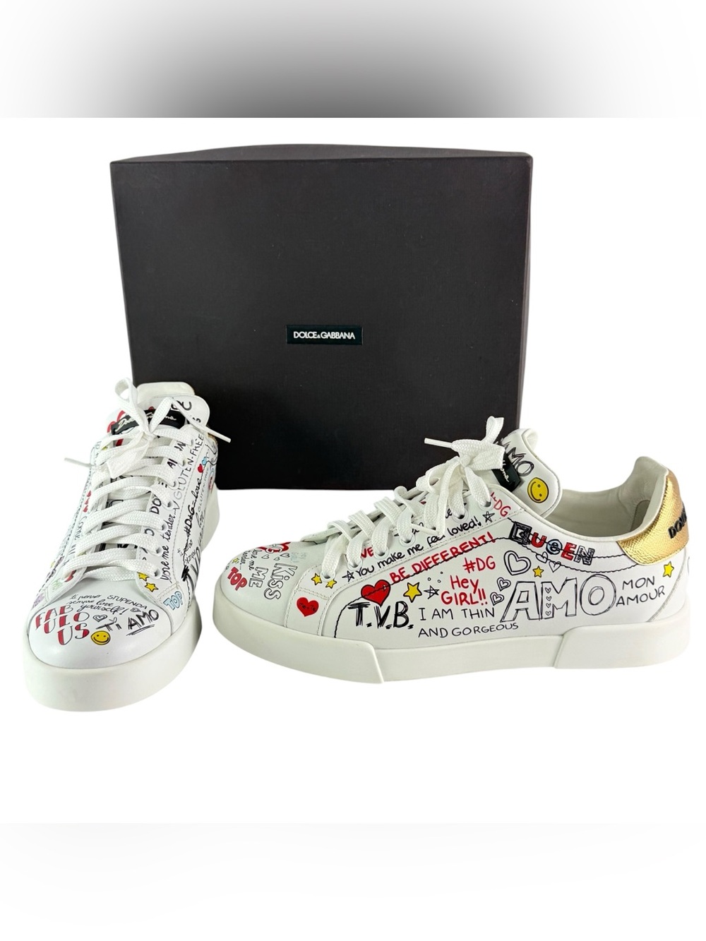 Dolce & Gabbana White Graffiti Print Low-Top Sneakers with Gold Heel